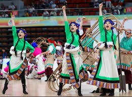 赌博引发的社会问题：从信用崩溃到犯罪率激增的深度思考。（赌博的社会代价：从信用体系瓦解到犯罪率飙升的深入剖析）